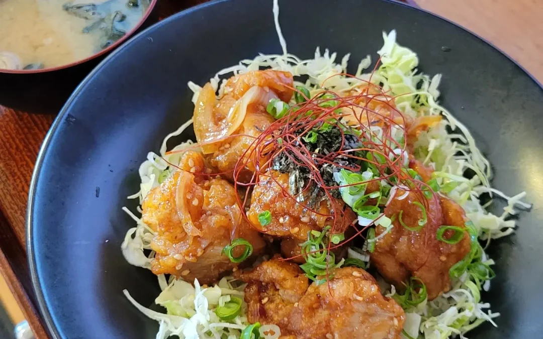 本日の日替わりランチ 甘辛チキン丼 